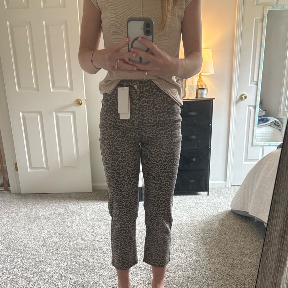 NWT Dazy Cheetah Print Jeans Petite